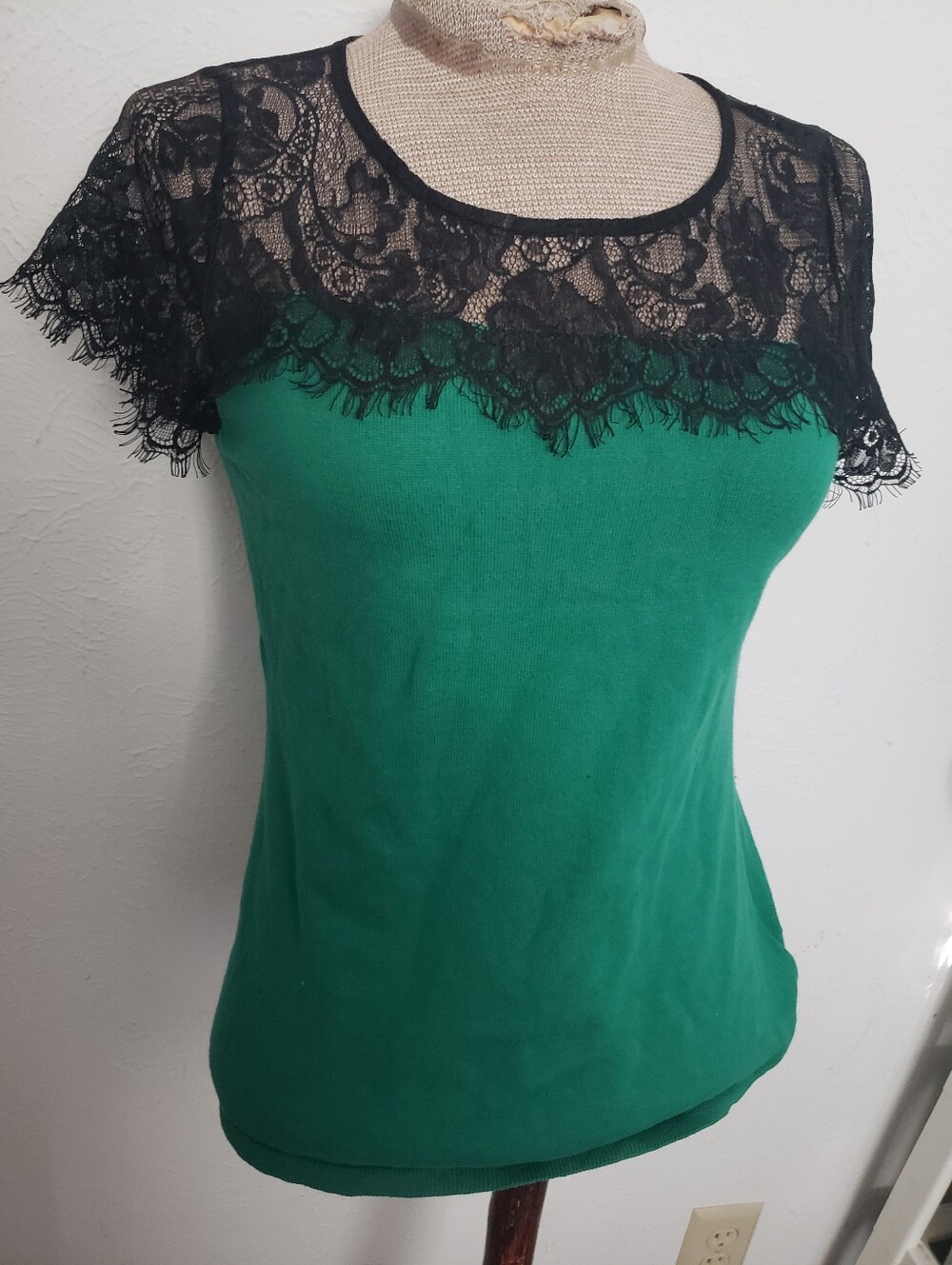 RARE '08 NOUGHTIES YELLOW BIRD ANTHROPOLOGIE LACED BLOCK TOP SZ SM